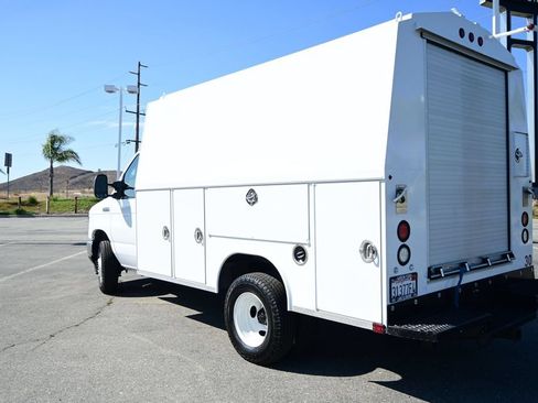 Used 2023 Ford E-350 and Econoline 350 Super Duty w/ Power Windows & Locks Group RWD image 9