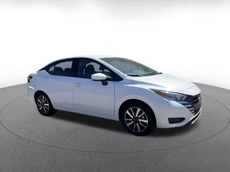 Used 2025 Nissan Versa SV video 2