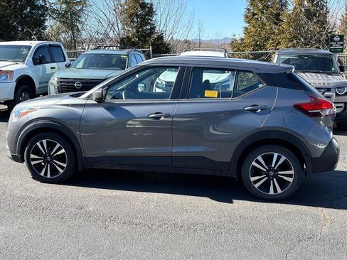 Used 2020 Nissan Kicks SV image 4