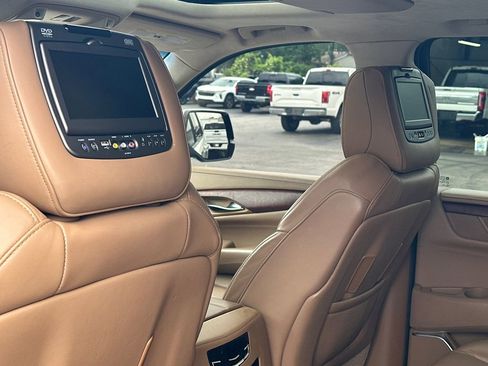 Used 2016 Cadillac Escalade Platinum AWD/4WD image 22