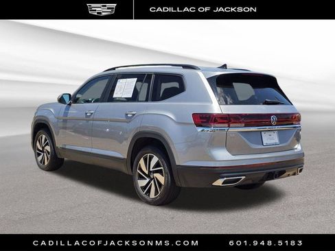Used 2025 Volkswagen Atlas SE FWD image 6