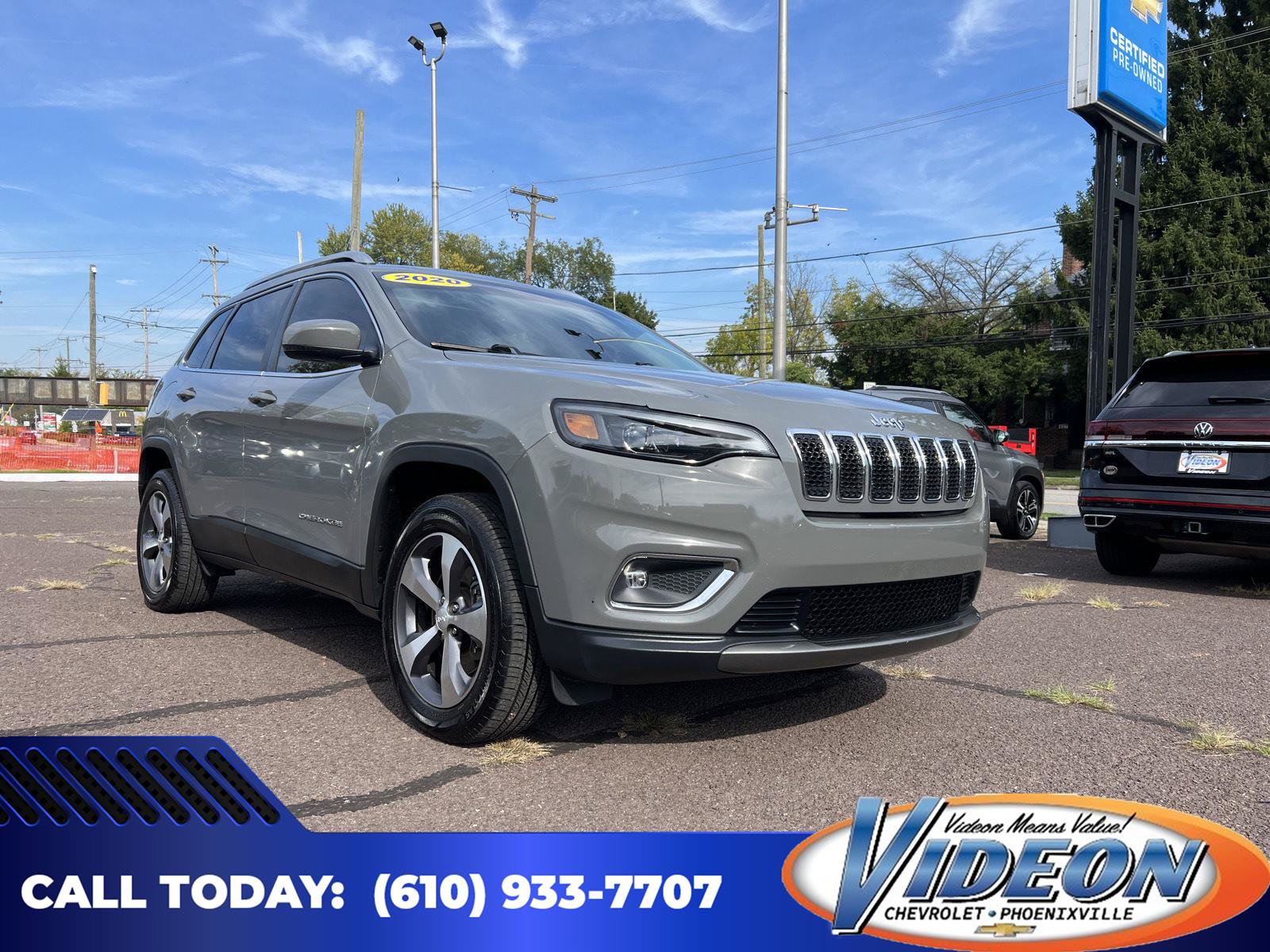 Used 2020 Jeep Cherokee Limited AWD/4WD image 1