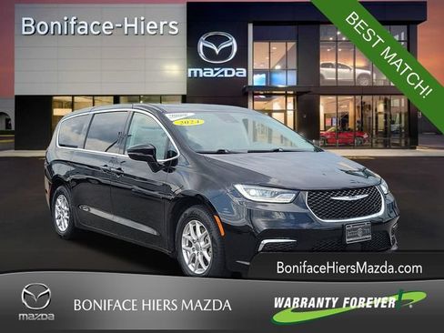 Used 2024 Chrysler Pacifica Touring-L FWD image 1
