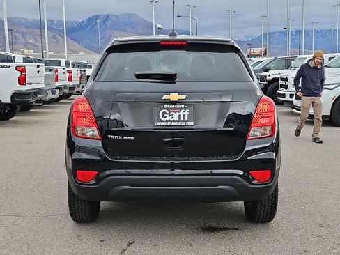 Used 2022 Chevrolet Trax LS w/ Tint and Cruise Package image 4