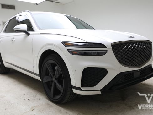 Used 2022 Genesis GV70 3.5T Sport w/ Sport Prestige Package AWD/4WD image 6