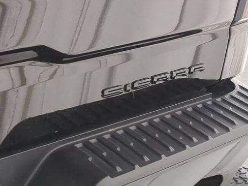 Used 2025 GMC Sierra 1500 Denali Ultimate AWD/4WD image 16