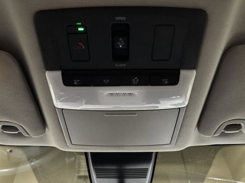 Used 2024 Nissan Altima 2.5 SR w/ SR Premium Package AWD/4WD image 13