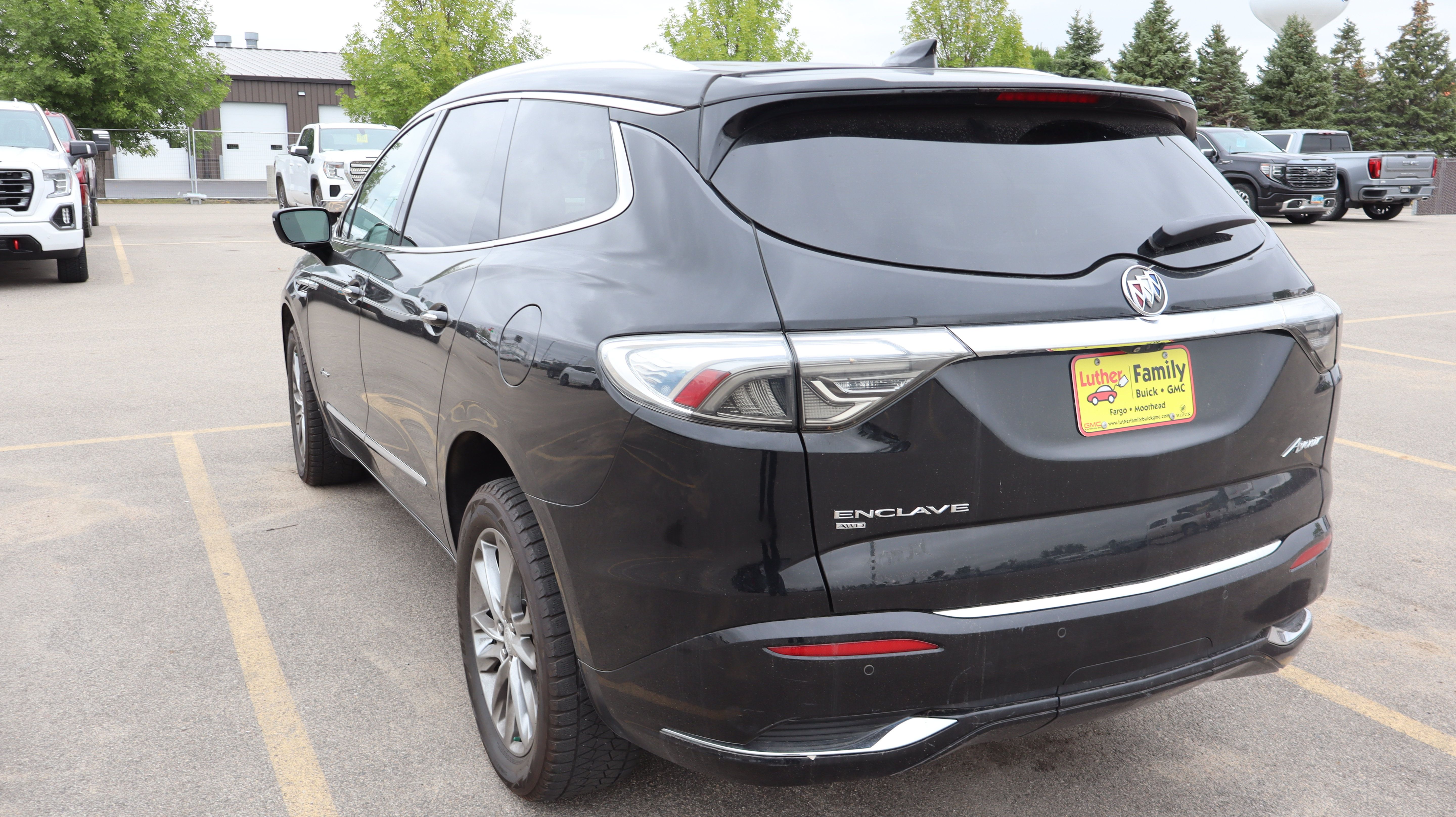 Certified 2022 Buick Enclave Avenir w/ Avenir Technology Package AWD/4WD image 4