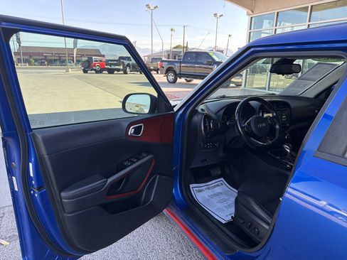 Used 2020 Kia Soul GT-Line Turbo FWD image 12