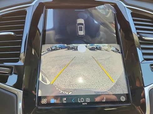 Certified 2025 Volvo XC90 B6 Ultra w/ Lounge Package image 30