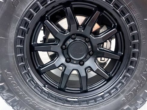 Used 2023 Chevrolet Suburban RST w/ Sport Performance Package image 30