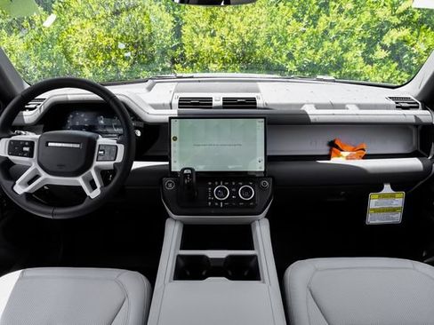 New 2026 Land Rover Defender 110 X-Dynamic SE AWD/4WD image 18