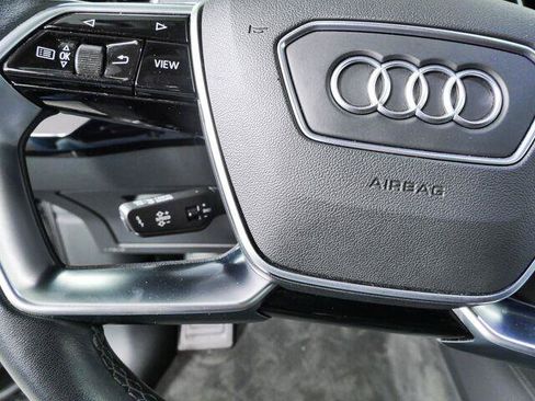 Used 2023 Audi e-tron Premium Plus w/ Premium Plus Package AWD/4WD image 10