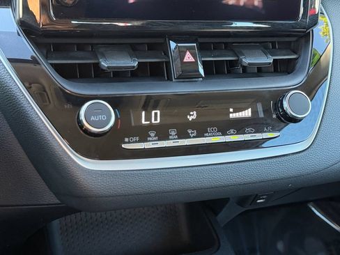 Used 2025 Toyota Corolla LE FWD image 21