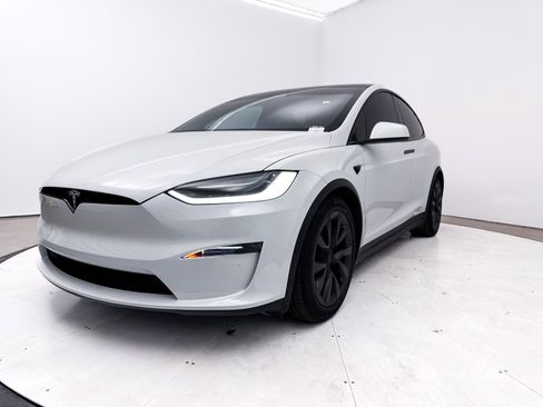 Used 2022 Tesla Model X image 13