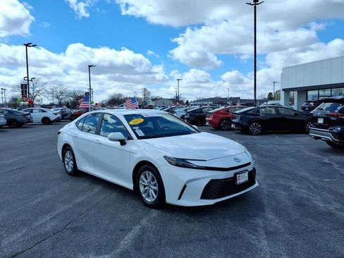 Certified 2025 Toyota Camry LE image 5