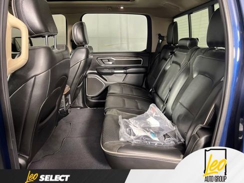 Used 2019 RAM 1500 Laramie AWD/4WD image 12