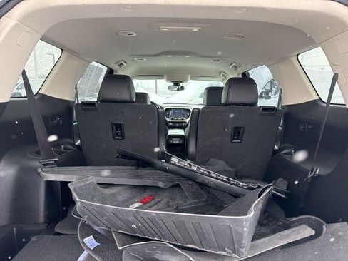 Used 2022 GMC Acadia Denali AWD/4WD image 16