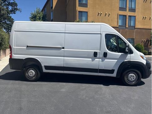 Used 2025 RAM ProMaster 2500 w/ Convenience Group FWD image 6