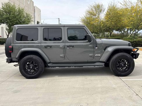 Used 2020 Jeep Wrangler Unlimited Sahara w/ LED Lighting Group AWD/4WD image 2