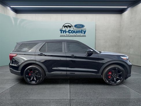 Used 2022 Ford Explorer ST w/ Equipment Group 401A image 8