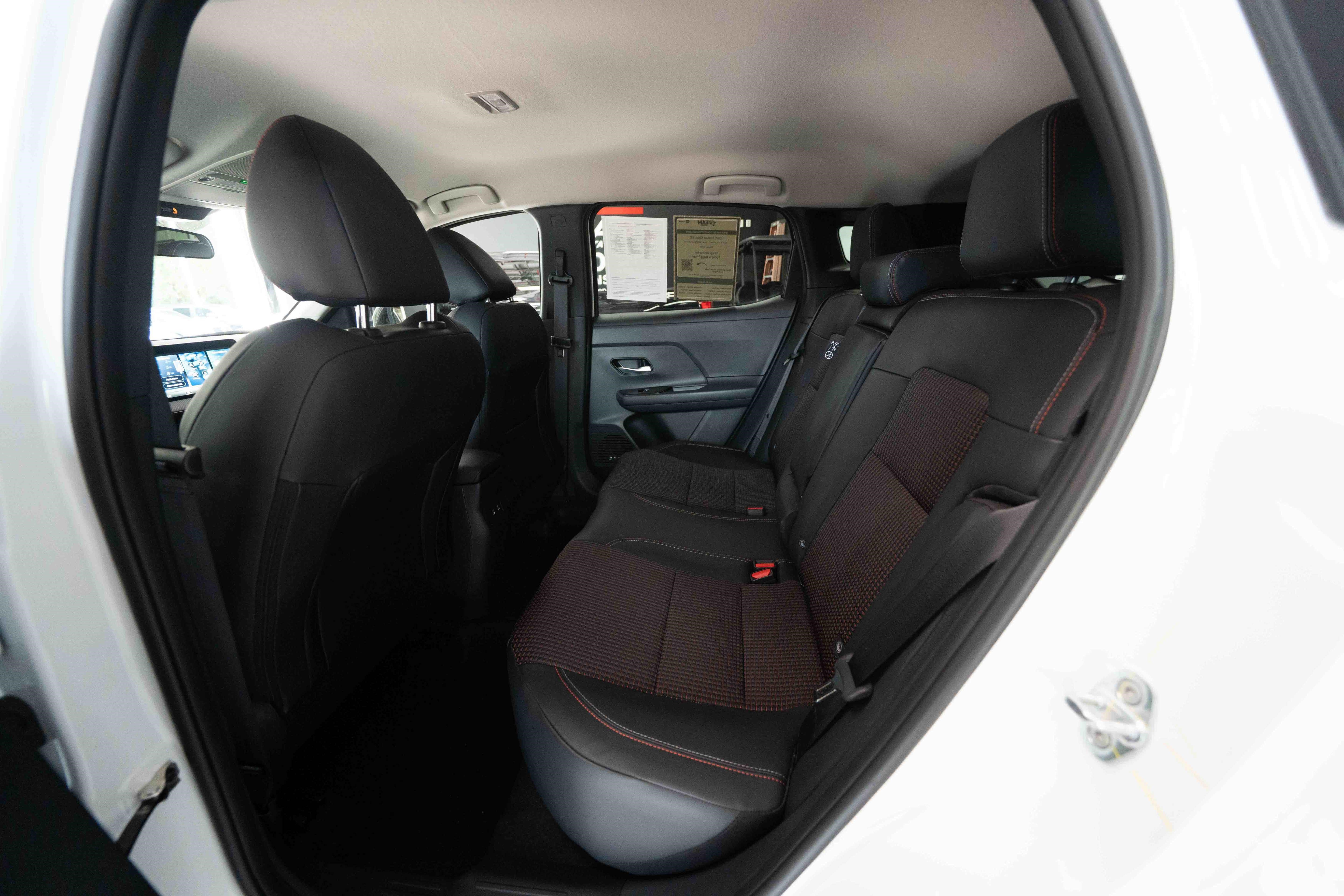 Used 2026 Nissan Kicks SR FWD image 23