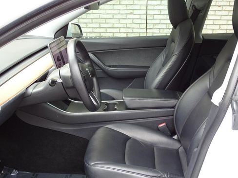 Used 2020 Tesla Model Y Long Range image 9