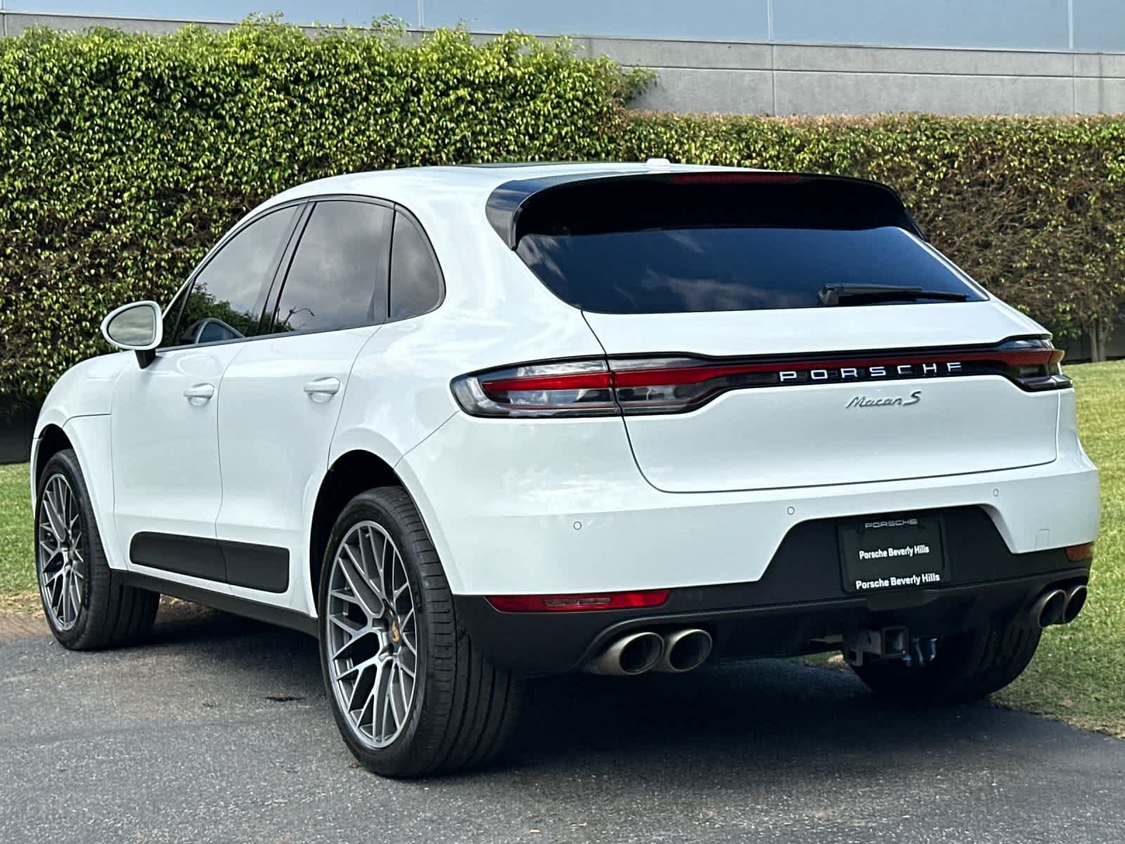 Certified 2021 Porsche Macan S AWD/4WD image 3