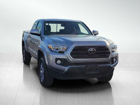 Used 2018 Toyota Tacoma SR5 image 3