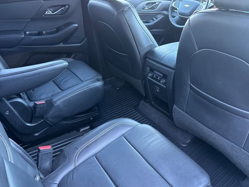 Used 2020 Chevrolet Traverse LT w/ LPO, Blackout Package image 20