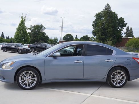 Used 2011 Nissan Maxima 3.5 SV w/ Cold Pkg FWD image 3