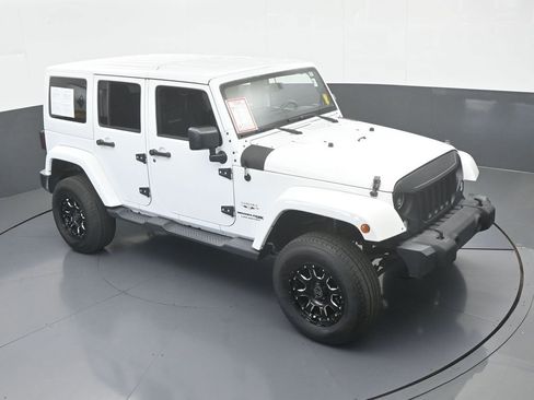 Used 2018 Jeep Wrangler Unlimited Sahara w/ Connectivity Group image 51