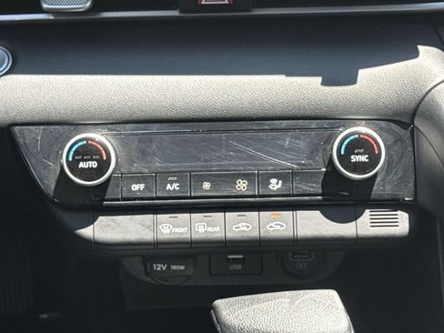 Used 2023 Hyundai Elantra SEL FWD image 16