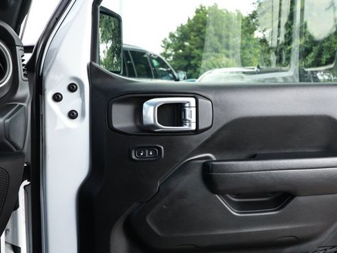 Used 2022 Jeep Wrangler Unlimited Sport AWD/4WD image 25