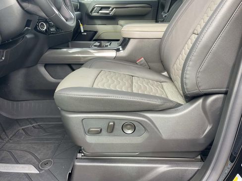 New 2026 Chevrolet Silverado 2500 ZR2 image 18