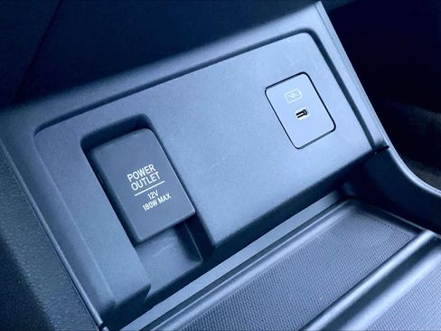 Used 2025 Acura RDX SH-AWD image 32