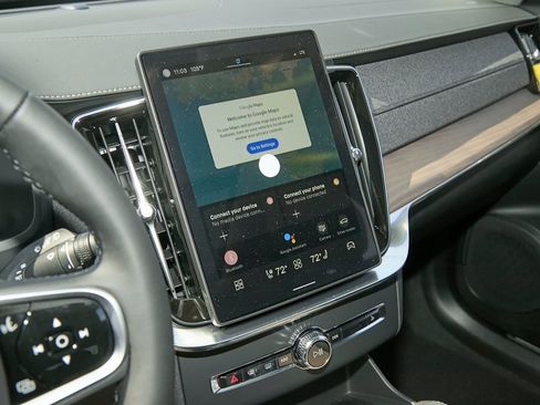 New 2025 Volvo XC90 B6 Plus w/ Protection Package image 13