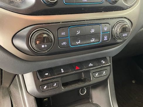Used 2016 Chevrolet Colorado Z71 AWD/4WD image 8