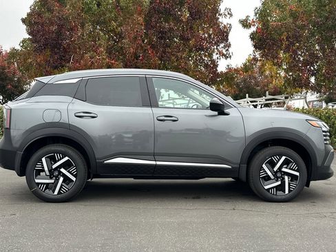 New 2026 Nissan Kicks SV image 3