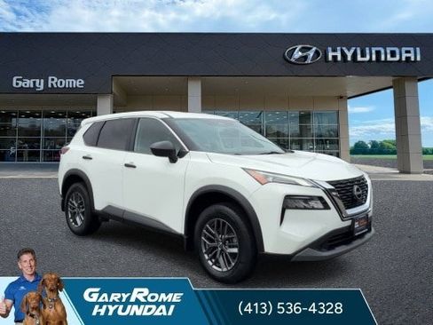 Used 2023 Nissan Rogue S AWD/4WD image 2