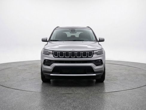 Used 2025 Jeep Compass Limited image 1