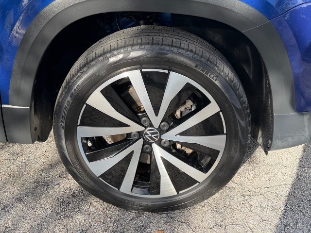 Used 2022 Volkswagen Taos SE FWD image 18