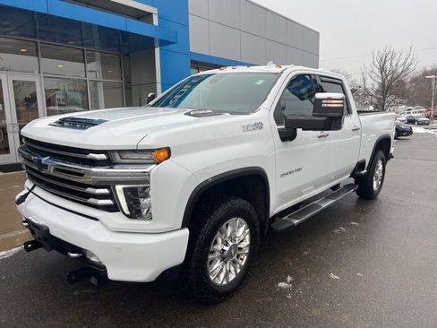 Used 2020 Chevrolet Silverado 3500 High Country w/ Z71 Off-Road Package image 2