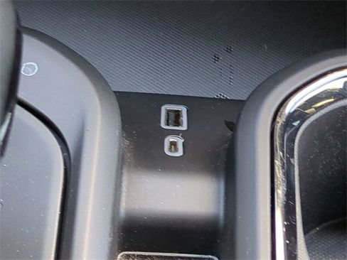 Certified 2023 GMC Sierra 1500 AT4 w/ AT4 Premium Package image 27