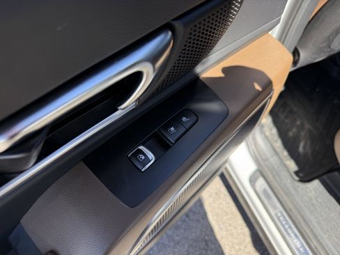 Used 2020 Kia Telluride SX w/ SX Prestige Package image 23