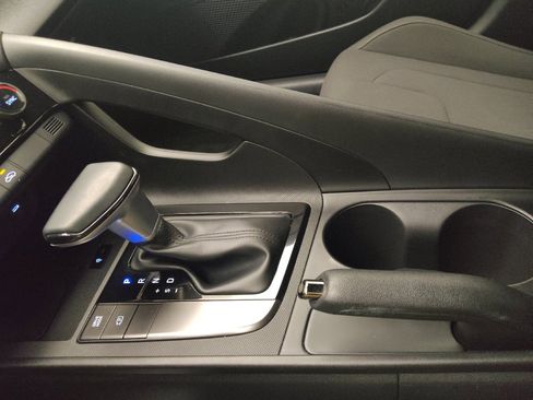 Used 2025 Hyundai Elantra Sport image 26