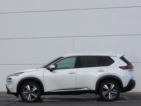 Used 2023 Nissan Rogue SL image 4