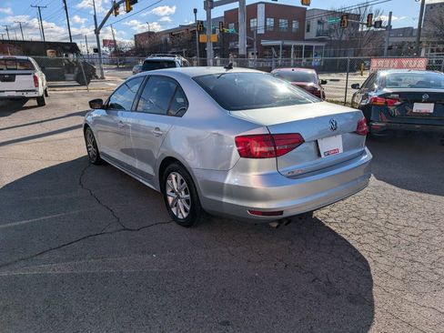 Used 2015 Volkswagen Jetta SE FWD image 8