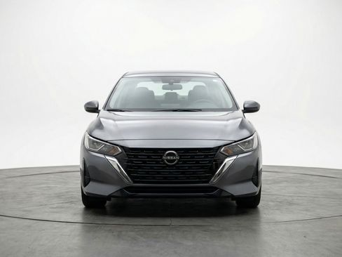 Used 2025 Nissan Sentra SV image 2