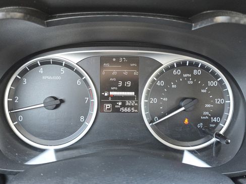 Used 2024 Nissan Versa S w/ Trunk Package image 17